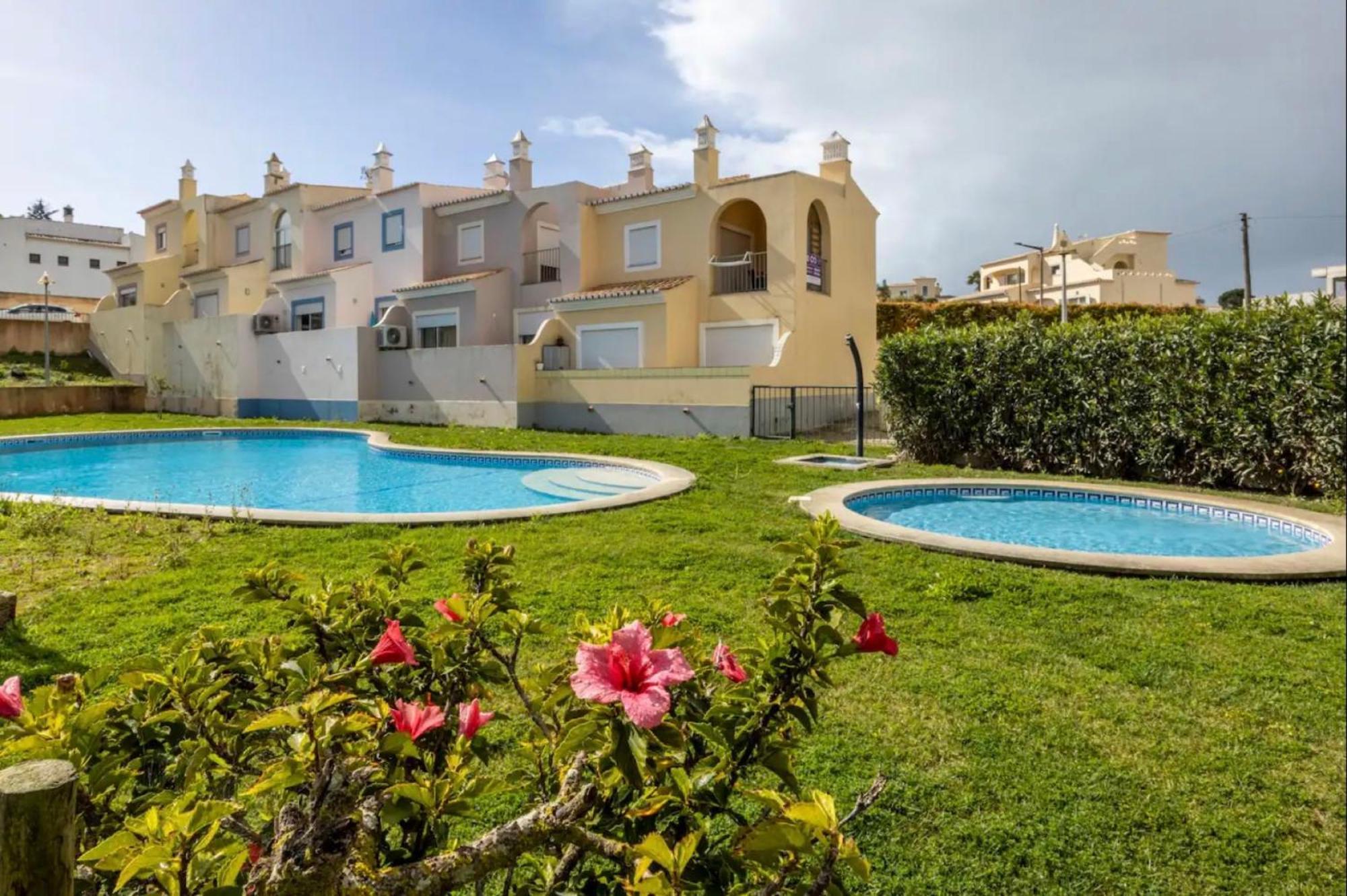 Casa Claudia - Cond Atalaia Ferienhaus